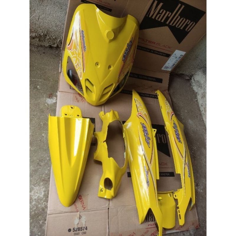 COVER BODY YAMAHA MIO SPORTY KUNING TAHUN 2005 BODY BODI HALUS FULLSET MIO SPORTY KUNING MOTIF BUNGA