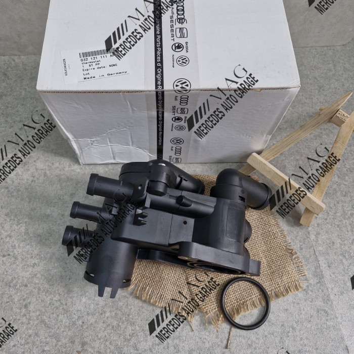 THERMOSTAT HOUSING VW POLO 1.4 9N ORIGINAL 032121111AP GERMANY