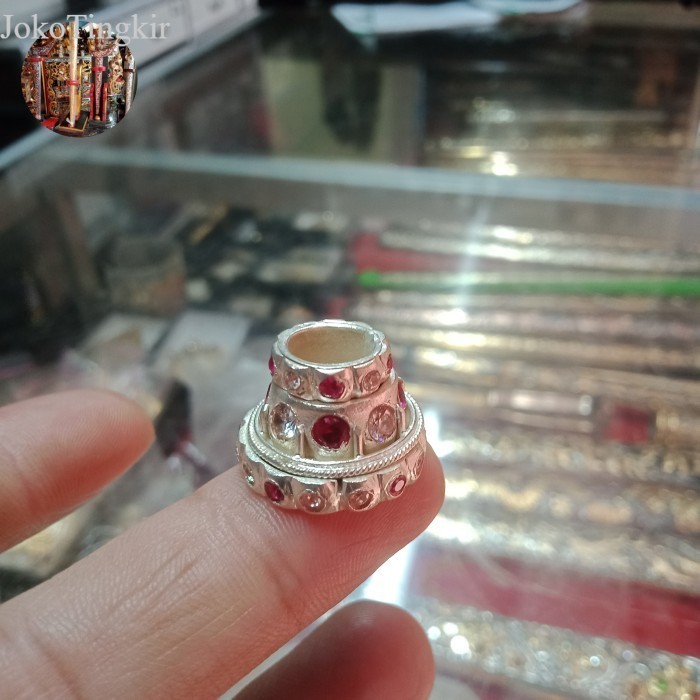 

Mendak Keris Susun Sepuh Perak Hias Permata antik