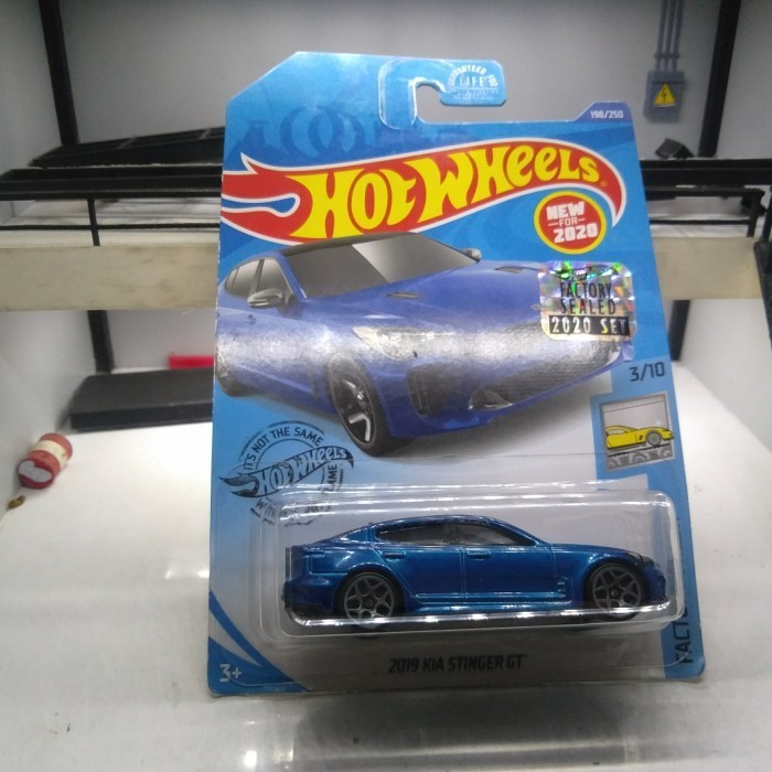 hotwheels kia stinger gt factory sealed diecast card 12 -OS25