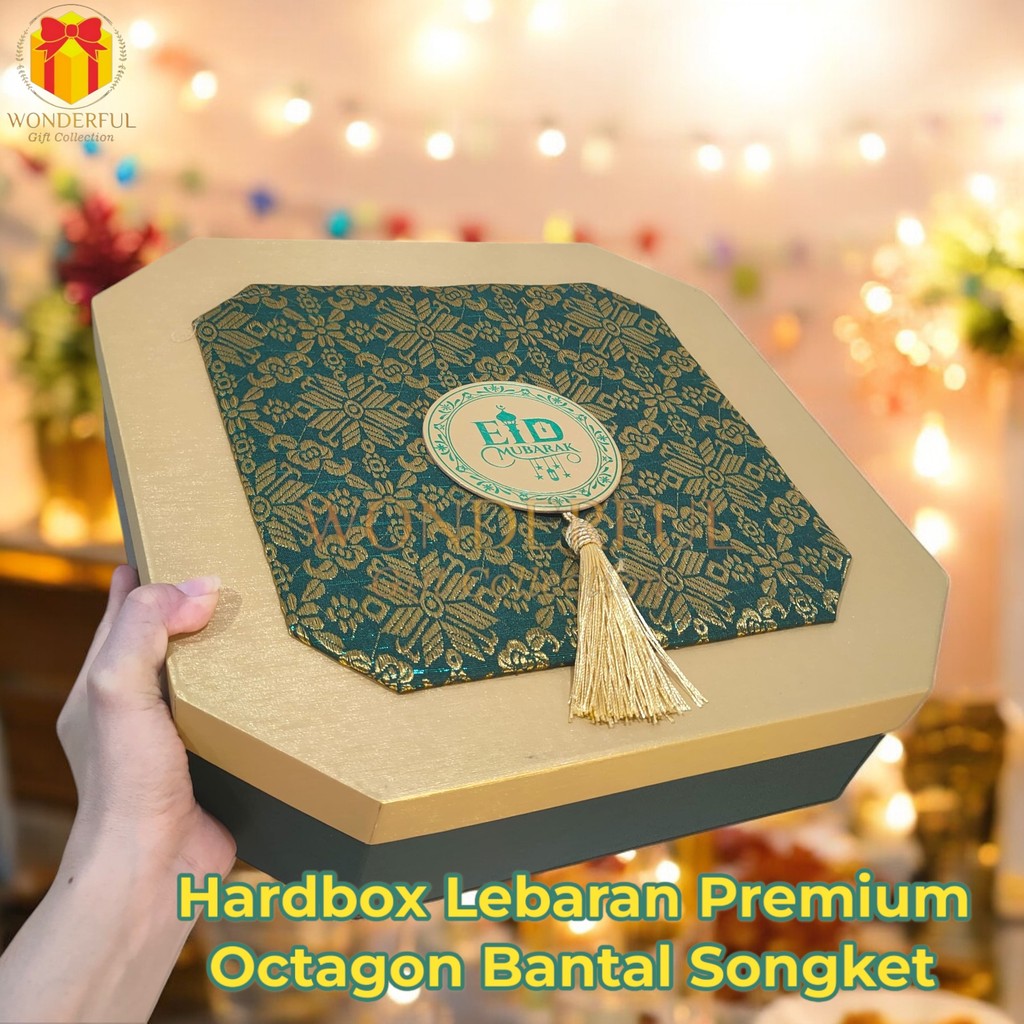 

Hardbox Lebaran Segi 8 Eksklusif Kain Songket Bantalan Klasik 33 x 33 x 8.5 RMD-OCT-BNT-SGK