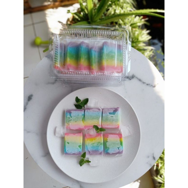 

Es Gabus Pelangi isi 5 Enak Es Kue Frozen Fresh