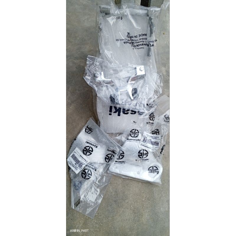 01 (COD) Breket Breket Set Kupingan Ninja SS Ninja R Ori Set Dudukan Spedo Termurah