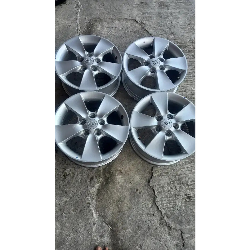 Velg Second Copotan Toyota RUSH Ring 16 Pcd 5x114.3 Silver