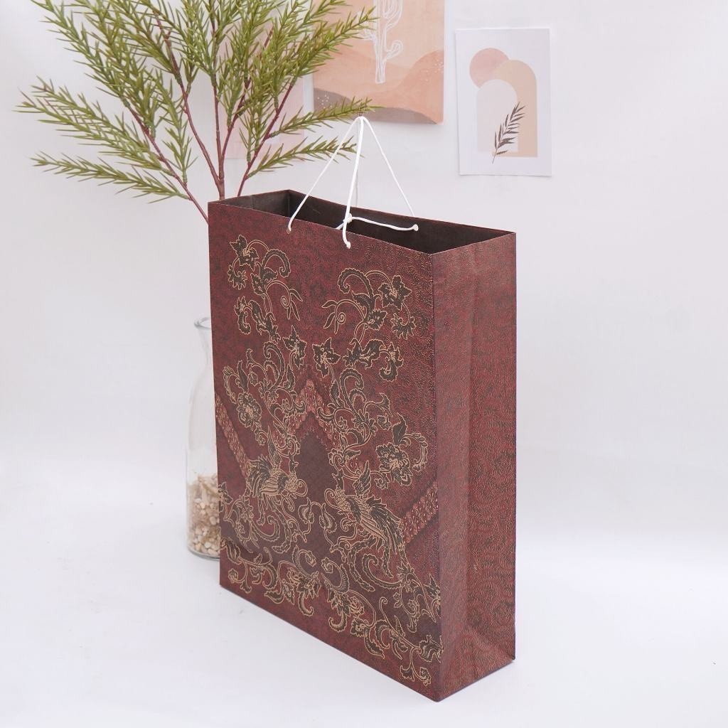 

PAPER BAG MOTIF BATIK FOLIO / 25 X 32 X 9 / TAS KERTAS SOUVENIR HAJATAN / PAPER BAG KADO DM