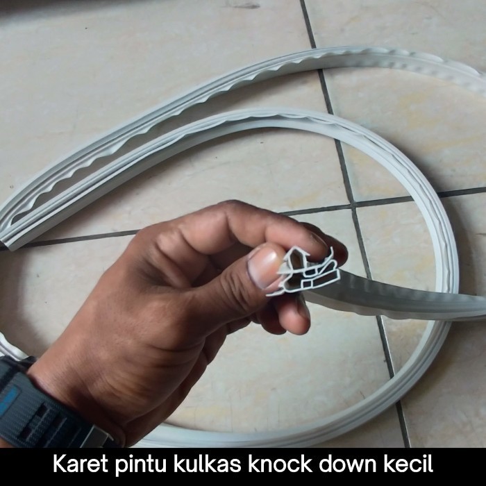 Karet pintu kulkas knock down kecil ( 2 meter )