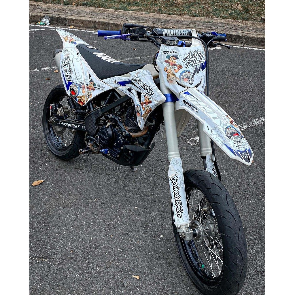 Klx Gordon motif Doraemon decal stiker motor putih simple