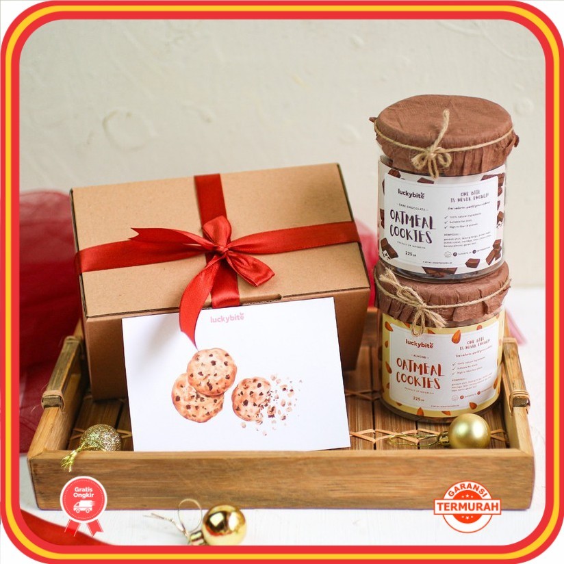 

Hampers Lebaran Idul Fitri Valentine Murah Unik Lucu Keren /Hampers / Gift Box / Kado - Oatmeal Cookies 2 Jar + FREE Greeting Card + Pita + Bubble Wrap | LUCKYBITE