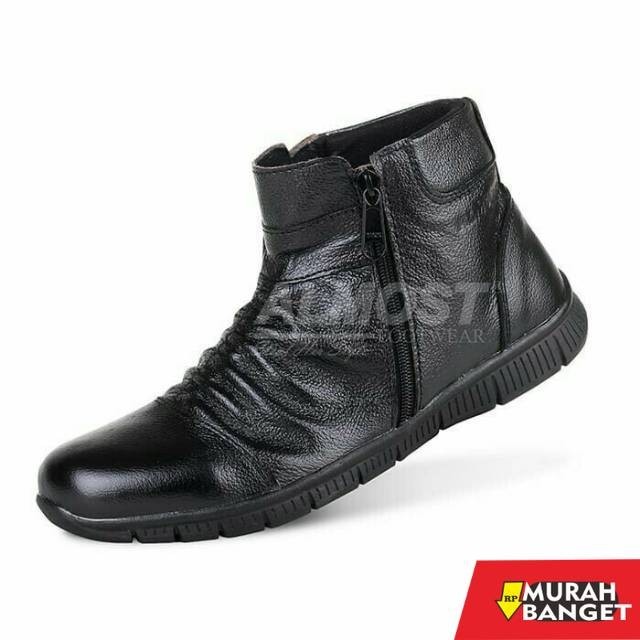 Boots pria terbaru- ORI SKECHERS GORUN 400 SPORT LACE UP MEN SEPATU PRIA ORIGINAL - HITAM, 44 SHOPEE