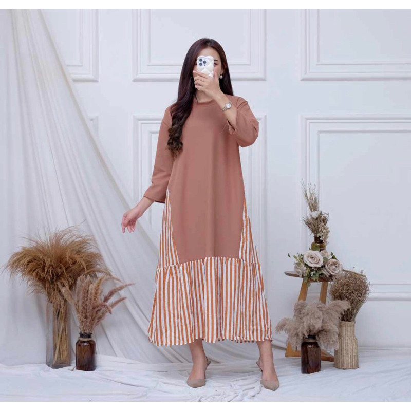 Saudia GAMIS  Midi Dress Knit Salur Kombinasi Rayon Motif Salur - Dress Muslim Kekinian - Viral Terb