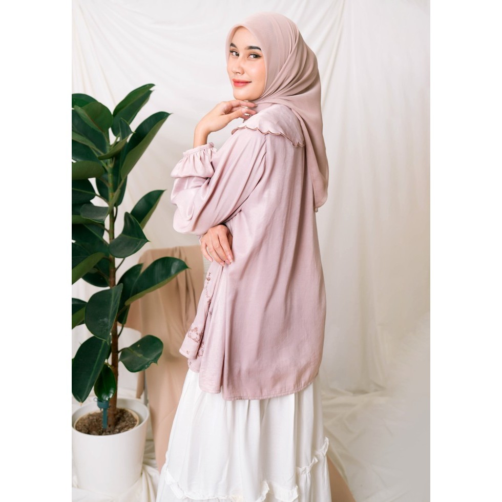 Kemeja Polos Wanita - Padma Plain Shirt (L-XL)