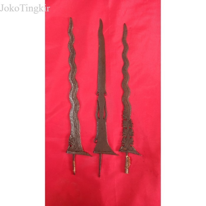 

keris biasa antik