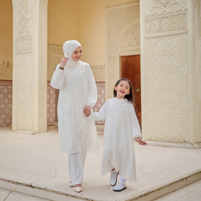 ZM Zaskia Mecca - Mom & Kids Gamis Set Wanita Ibu & Anak Dress - White Series - Binar Samudra