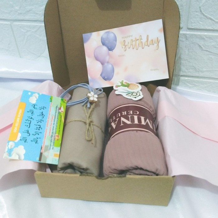 

[New Arrival]Promo!!! Gift Box Hampers Kado Hijab Pashmina & Segiempat - Paket F