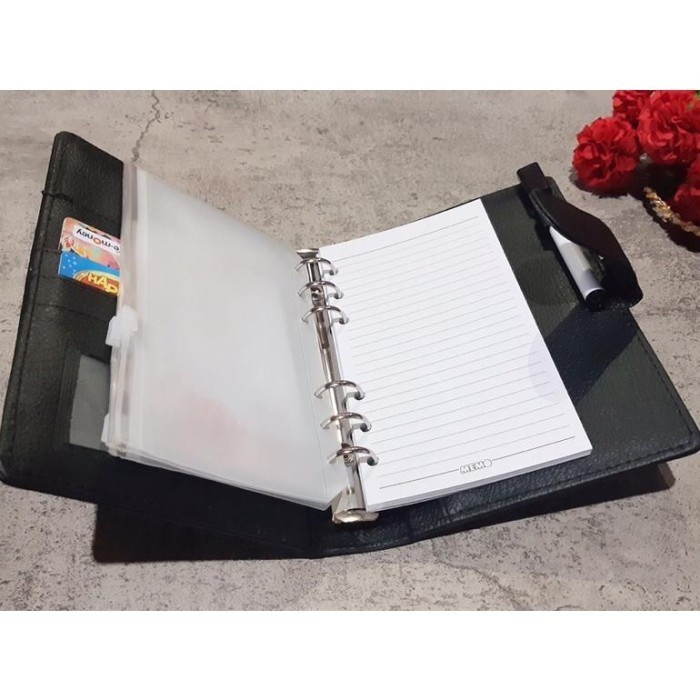 

Binder A6 Ring 6 Buku Agenda Catatan Keuangan Harian Tabungan Target - Hitam, 1 Paket