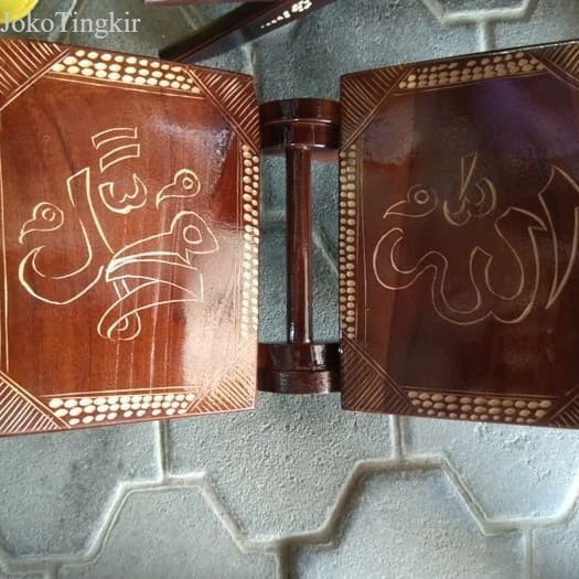 

REKAL ALLAH KAYU JATI UKIR MEJA BACA AL-QURAN murah