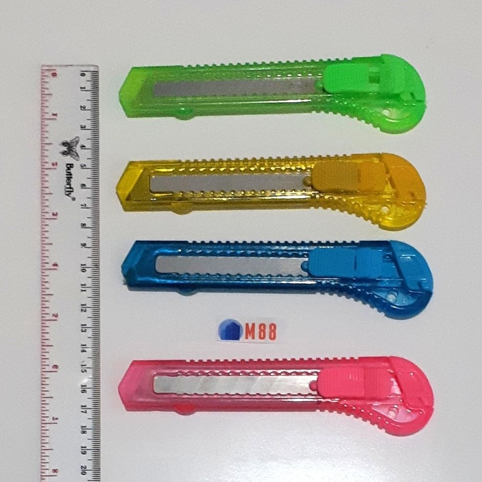

Pisau Cutter Besar Ekonomis