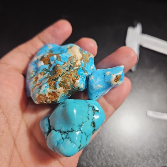 Turquoise Howlite Rough1