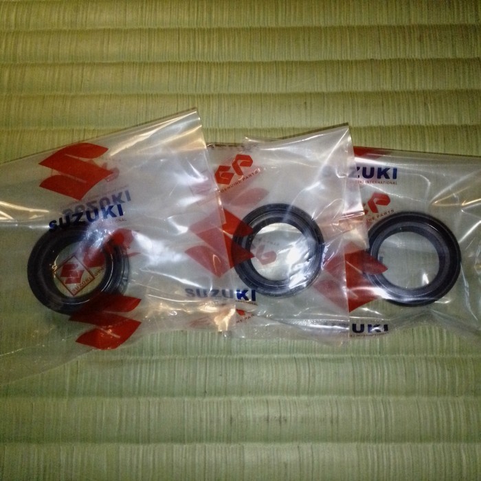 Oil seal shock depan SUZUKI SHOGUN NEW / 125 / SMASH / RC . SUZUKI PARTS . * Harga per satuan *