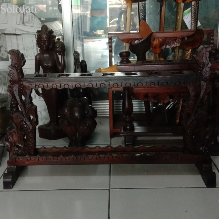 

jagrak keris klasik jati isi 7 ukir naga antik