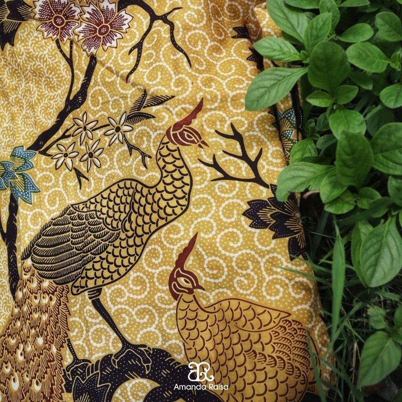 Kain Batik Meteran Potongan Motif Burung Merak Sakura