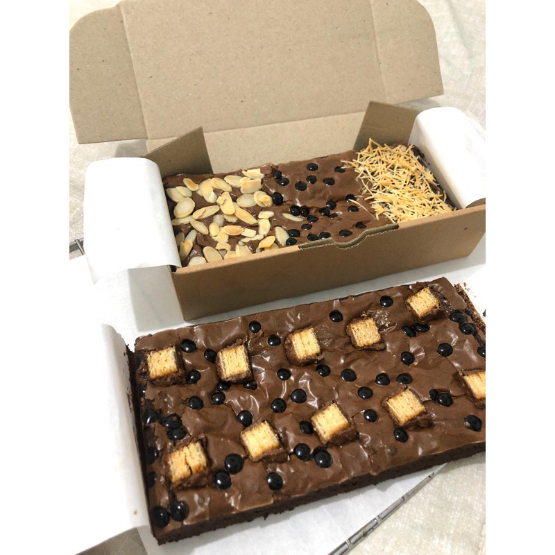 

Fudgy brownies ukuran 20x10/ TAHAN LAMA LANGUNG KIRIM BUKAN PO