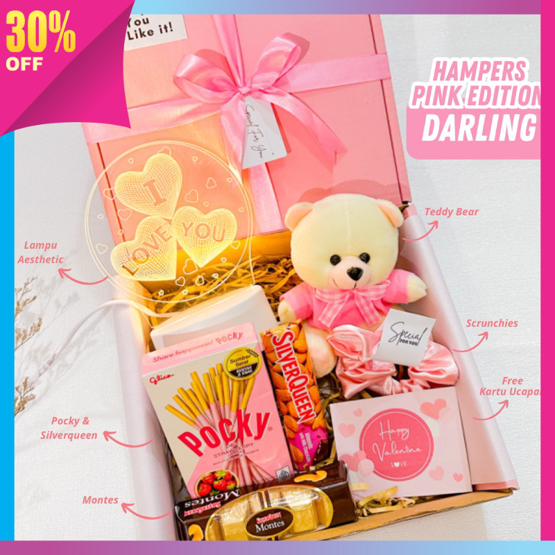

TERMURAH KADO HAMPERS KEREN KEKINIAN / [DARLING] Hampers Cewe Anniversary Ulang Tahun Wisuda Valentine | Kado Wanita Pink Edition Coklat Boneka