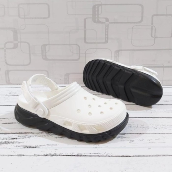 [SATUDYMY] CROCS DUETMAX II CLOG UNISEX / SEPATU SANDAL PRIA DAN WANITA - Putih / Hitam, M5 38