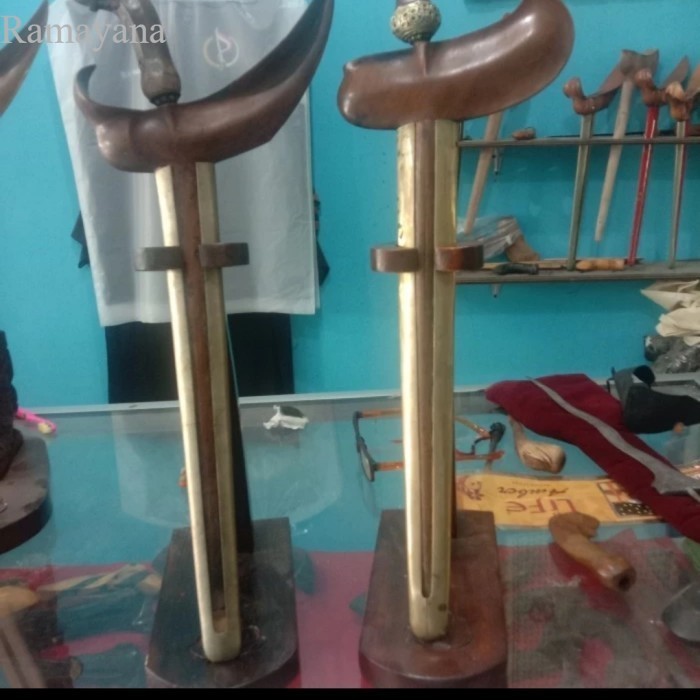 

Jagrak keris stand kayu jati murah
