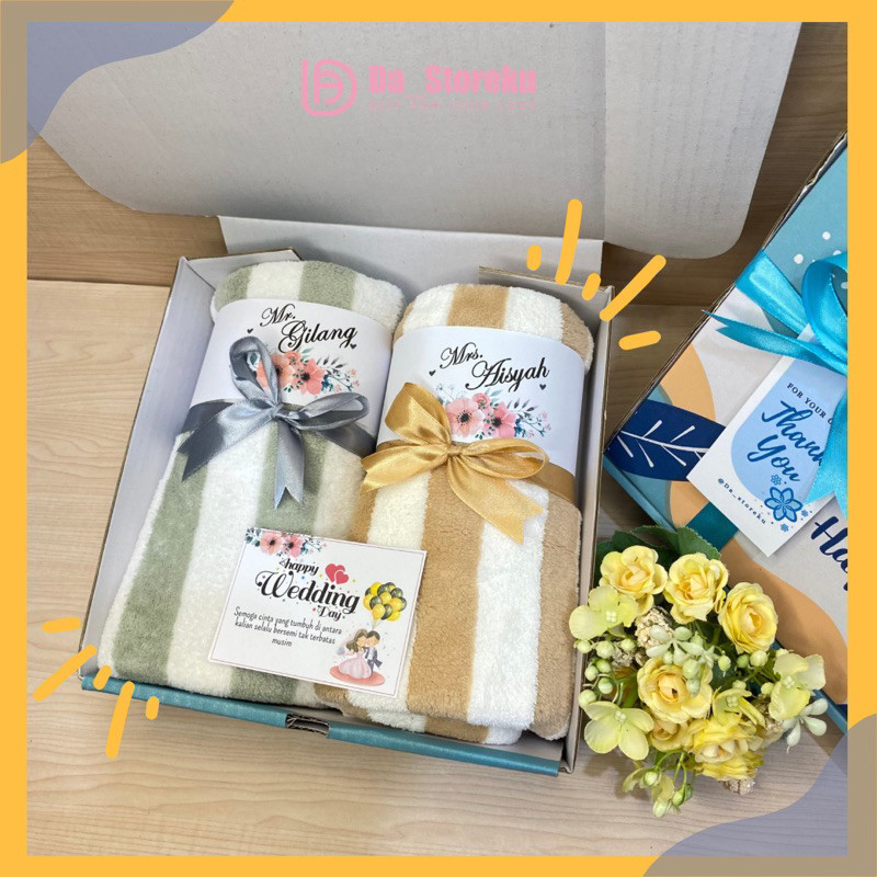 

HAMPERS HANDUK DEWASA 50 X 100 CM HALUS LEMBUT / HAMPERS HANDUK PREMIUM MURAH / KADO PERNIKAHAN WEDDING ULANGTAHUN RAMADHAN/ Baru Mewah