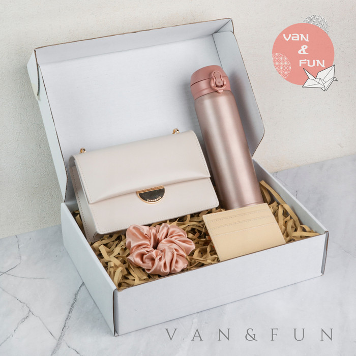 

[[Promo!!!]] Hampers Valentine / Kado Ulang Tahun Cewek Eksklusif/ Hadiah Farewell - Cream, Tumbler Polos