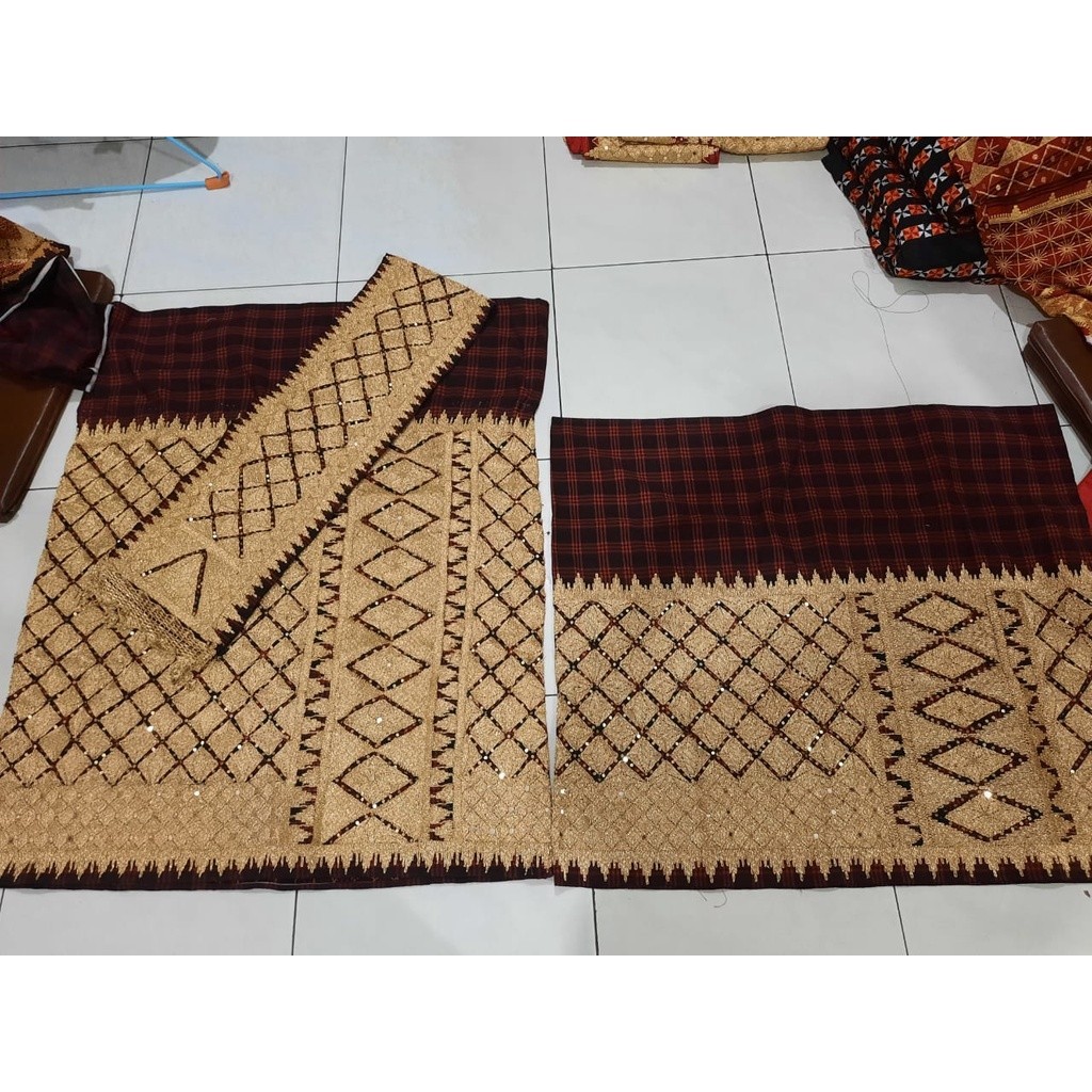 

tapis lampung mama papa peci (custom) benang asli motif tumpal motif antik tumpal