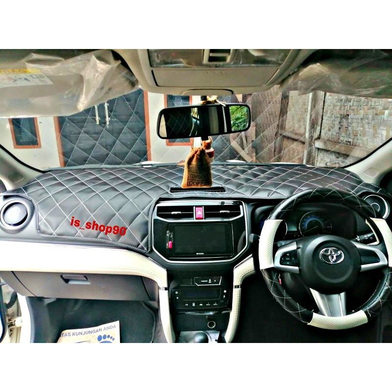 alas dashboard mobil rush terbaru terios 2018-2023  /karpet dashboard/cover dashboard mobil