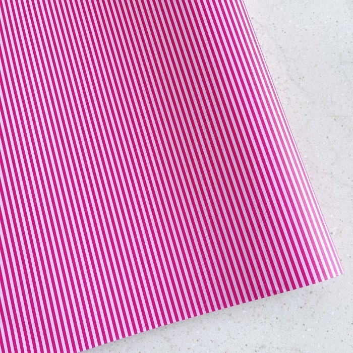 

Kertas kado garis pink