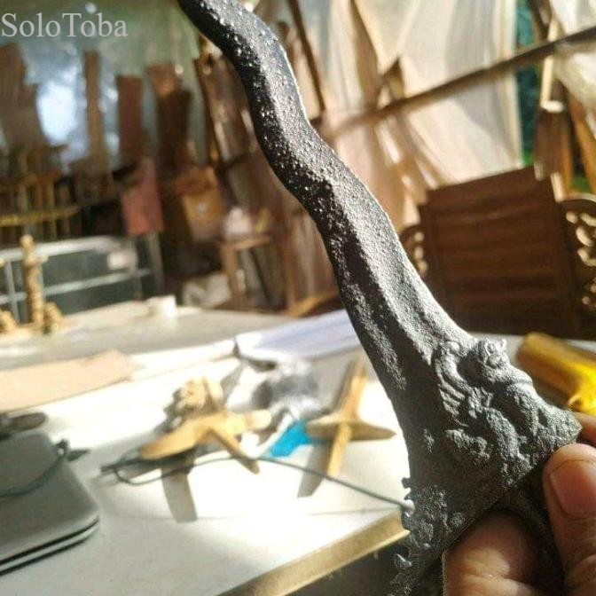 

Terlaris keris singo amboro keleng baja gonjo iras wingit antik