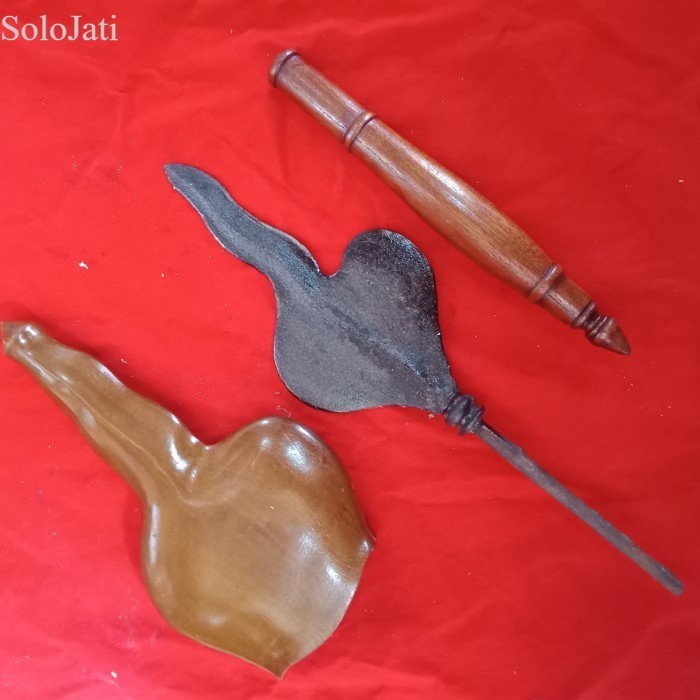 

Keris Tombak Banyak Angrem Pamor keleng murah