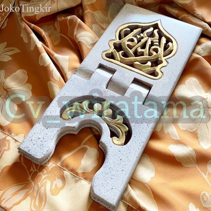 

Rekal Kayu Mahoni Motif Ukir Masjid Warna Putih Emas Lebar 20cm Lekar murah