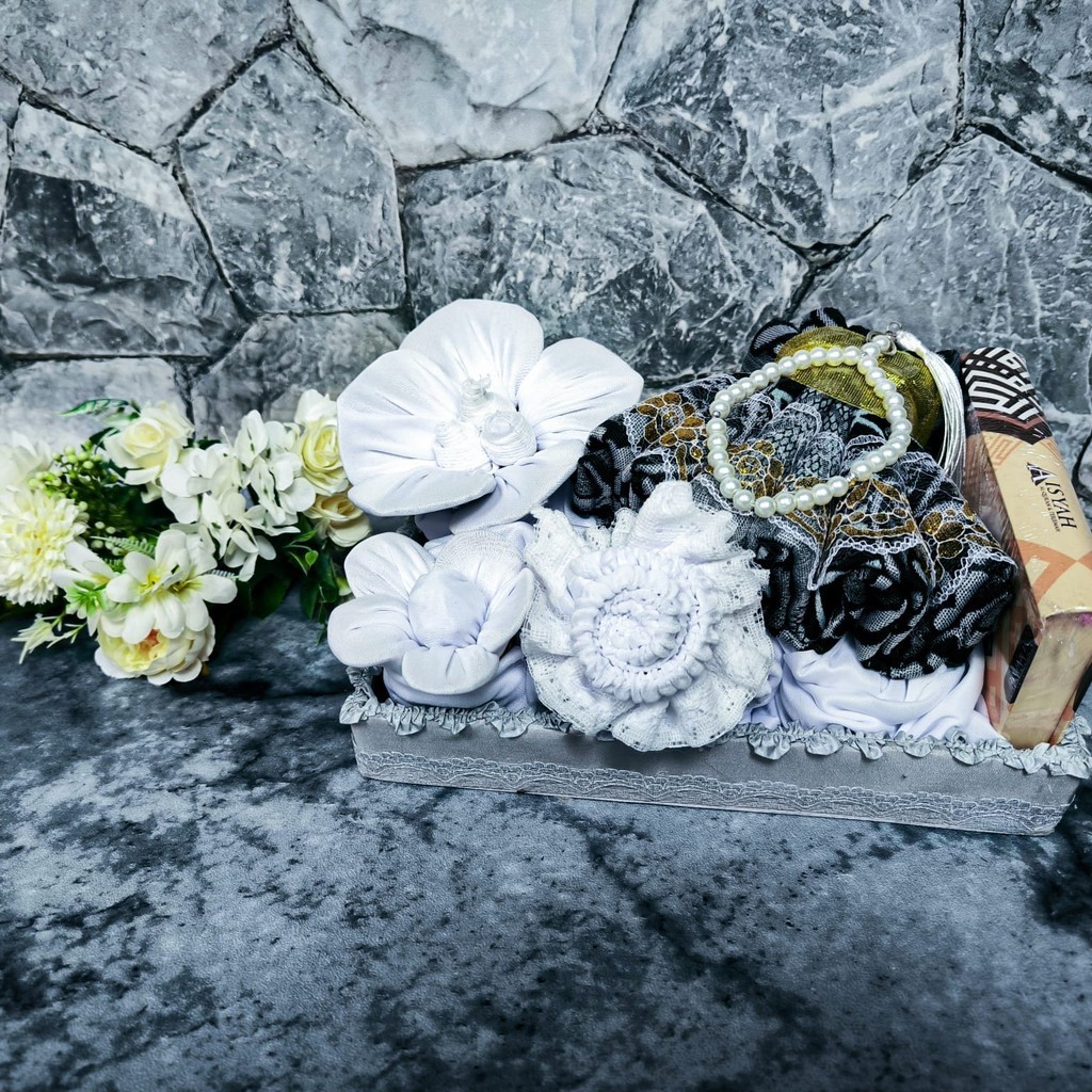 mukena seserahan pernikahan/ seperangkat alat sholat/ seperangkat alat sholat mahar/ seperangkat ala