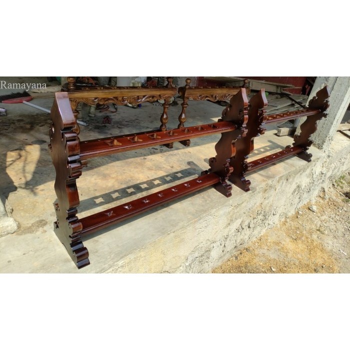 

jagrak keris mewah isi 7 harga murah kokoh bisa custom jumlah lubang Antik