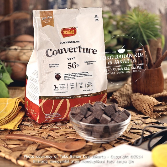 

Schoko Dark Couverture Chocolate CUBE 56 1kg Cokelat Baking Coklat