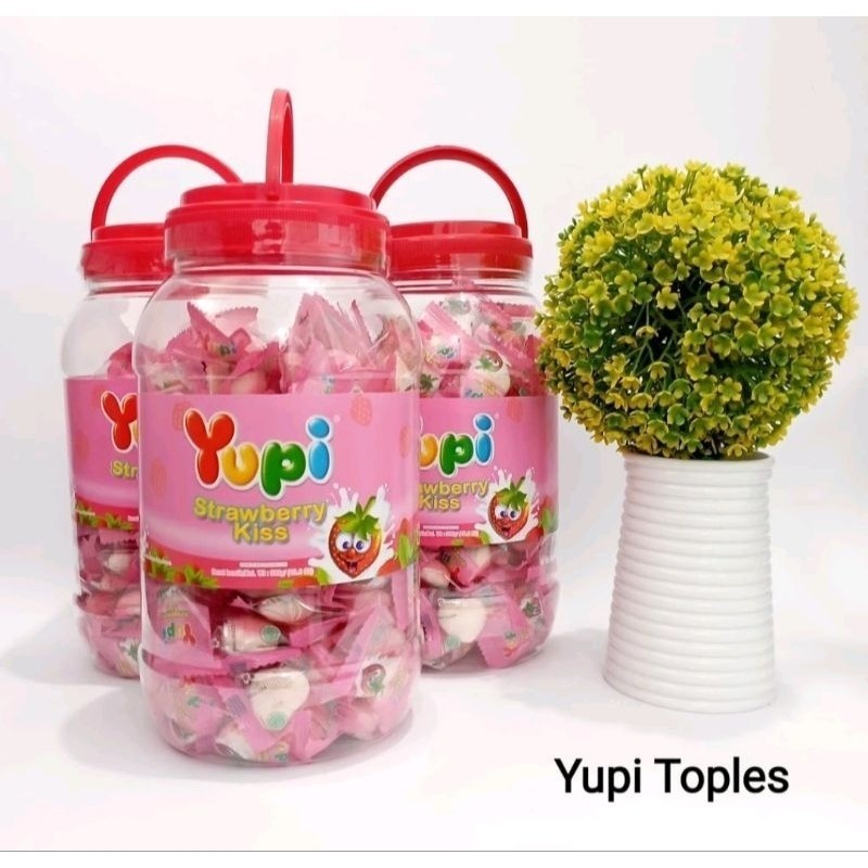 

Permen YUPI Toples STRAWBERRRY 300gr jajan camilan yupi kiss