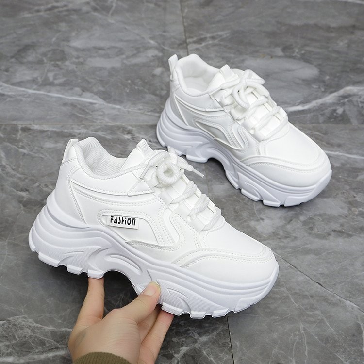 Sepatu olahraga lari luar ruangan wanita logo kustom ringan nyaman terlaris