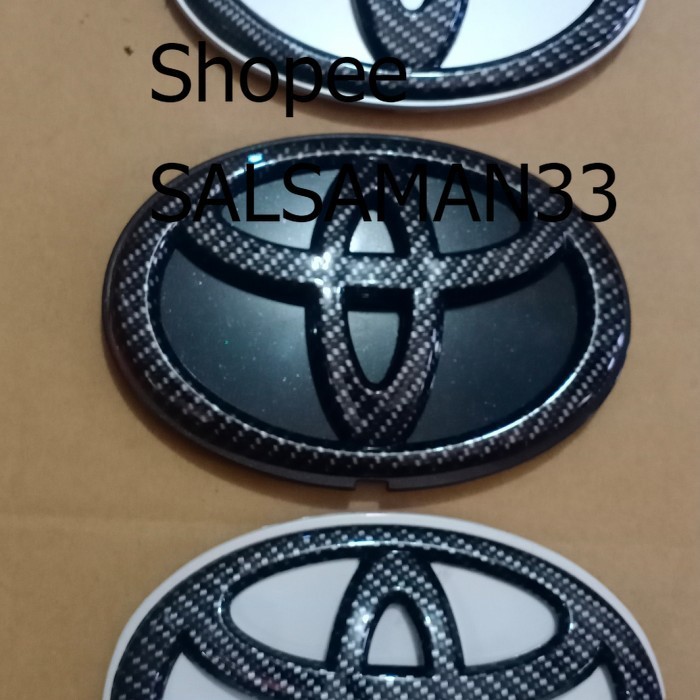Logo ban serap Bagasi belakang TOYOTA RUSH carbon