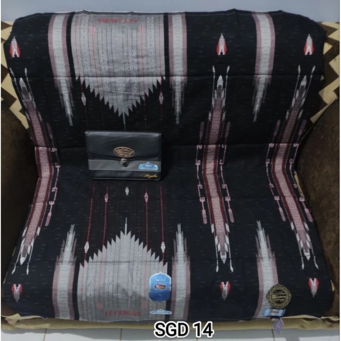 Sarung Ketjubung SGD Red Gold