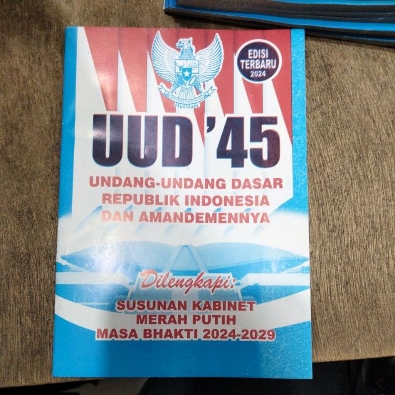 

(1pcs) Buku Undang undang (UUD) 45 beserta susunan kabinet merah putih 2024-2029