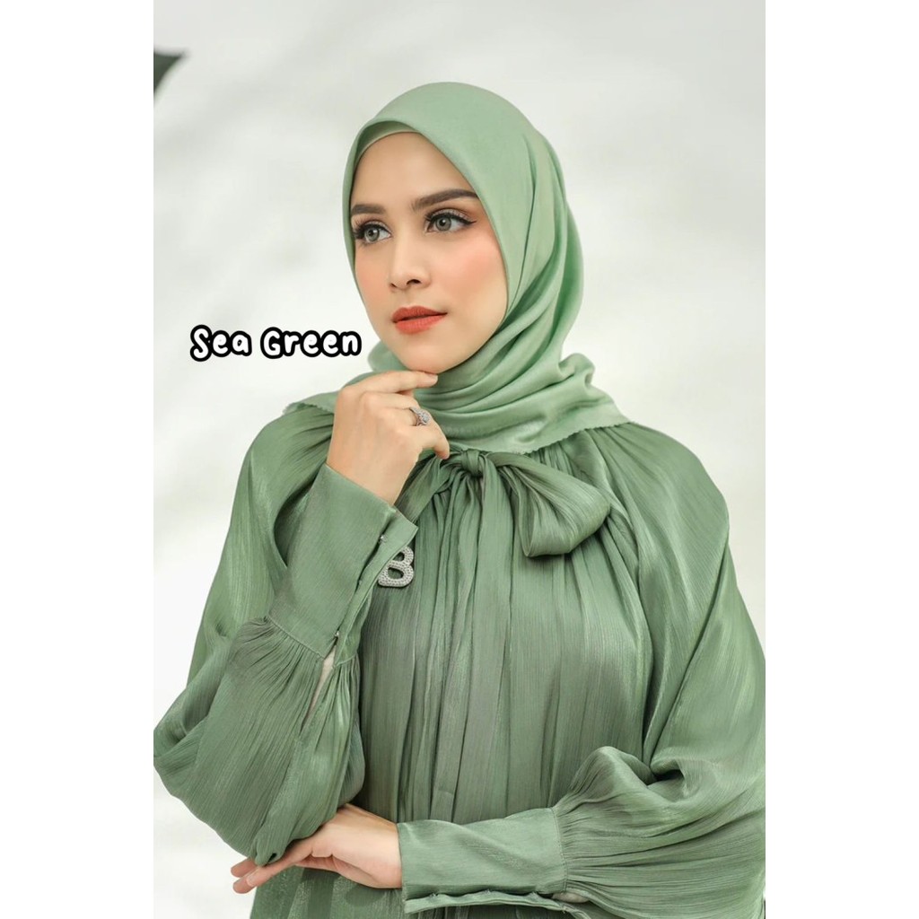 Buttonscarves today's scarf - Honey Dew