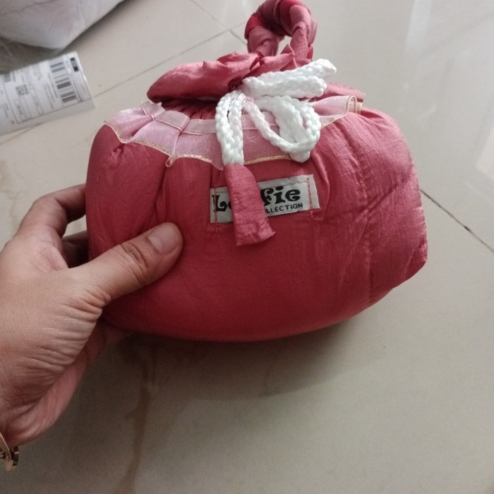 mukena parasut jumbo loufie/mukena travelling - Hitam