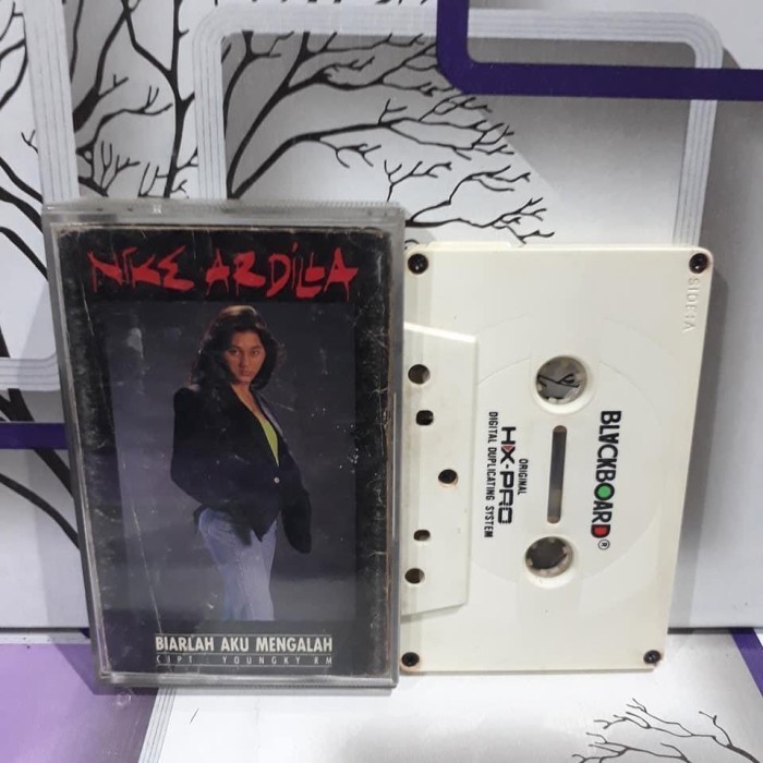 KASET PITA ORIGINAL NIKE ARDILLA BIARLAH AKU MENGALAH