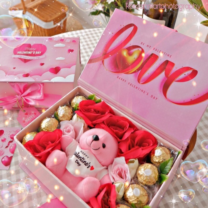 

Hampers Valentine Gift Ferrero Rocher Chocolate BloomBox | Kado Coklat - VL GB PINK V~1 SLK