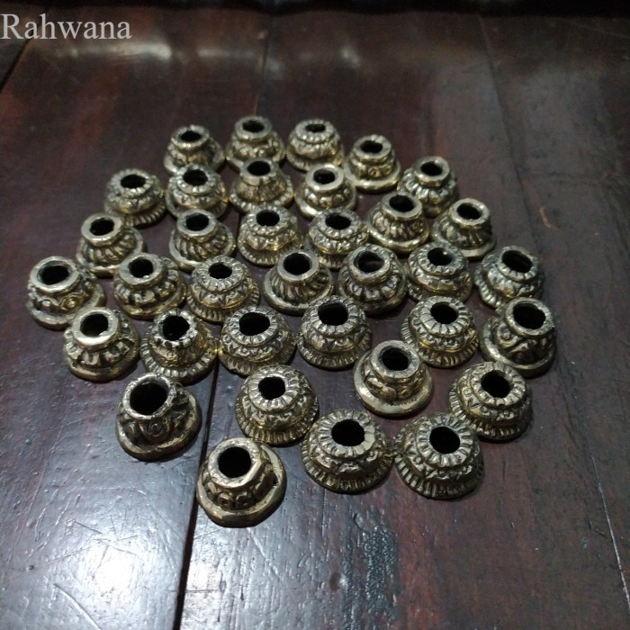 

Mendak keris bahan full kuningan antik